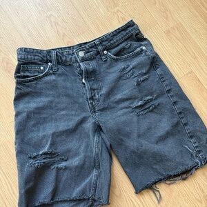 H&M Baggy Bermuda Denim Shorts Black Distressed Raw Hem Women’s Size 4